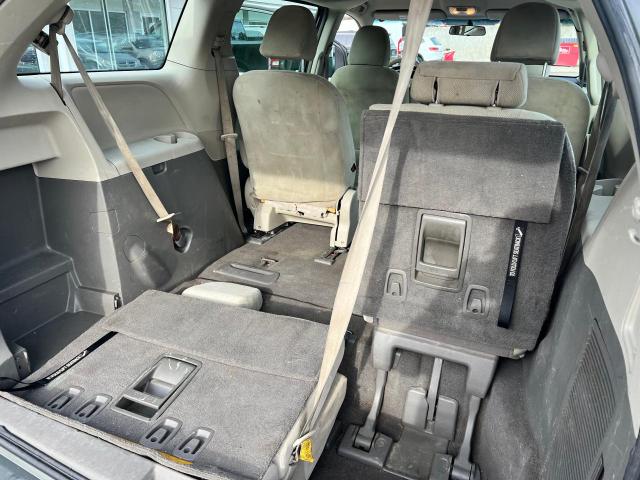 Photo 8 VIN: 5TDZK3DC4BS004155 - TOYOTA SIENNA 