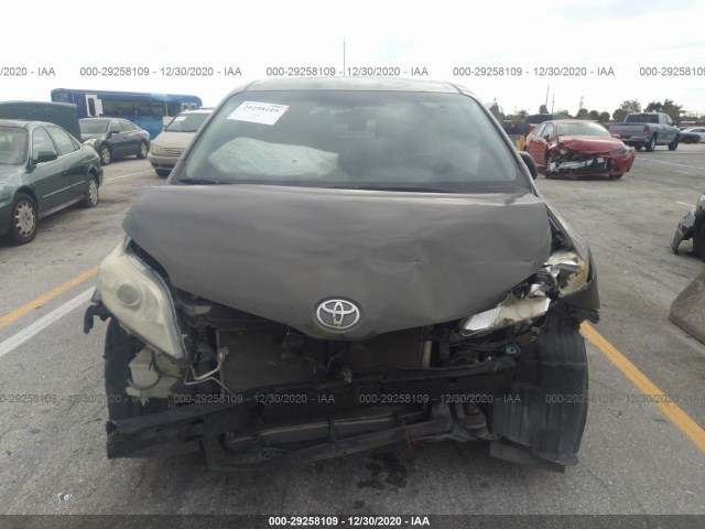 Photo 5 VIN: 5TDZK3DC4BS025894 - TOYOTA SIENNA 