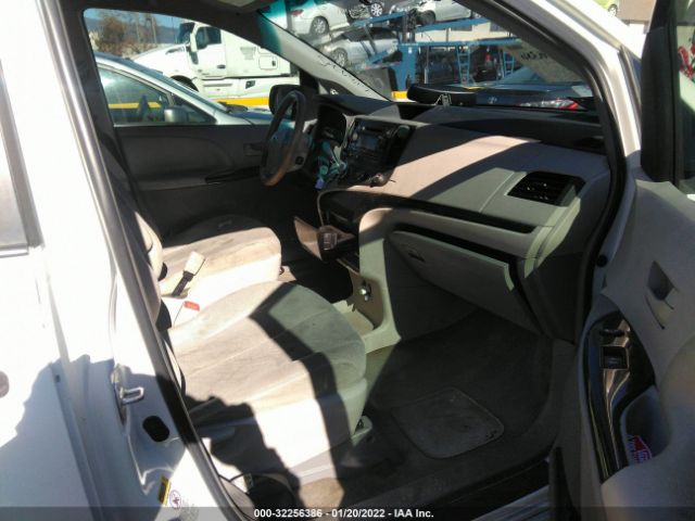 Photo 4 VIN: 5TDZK3DC4CS218385 - TOYOTA SIENNA 