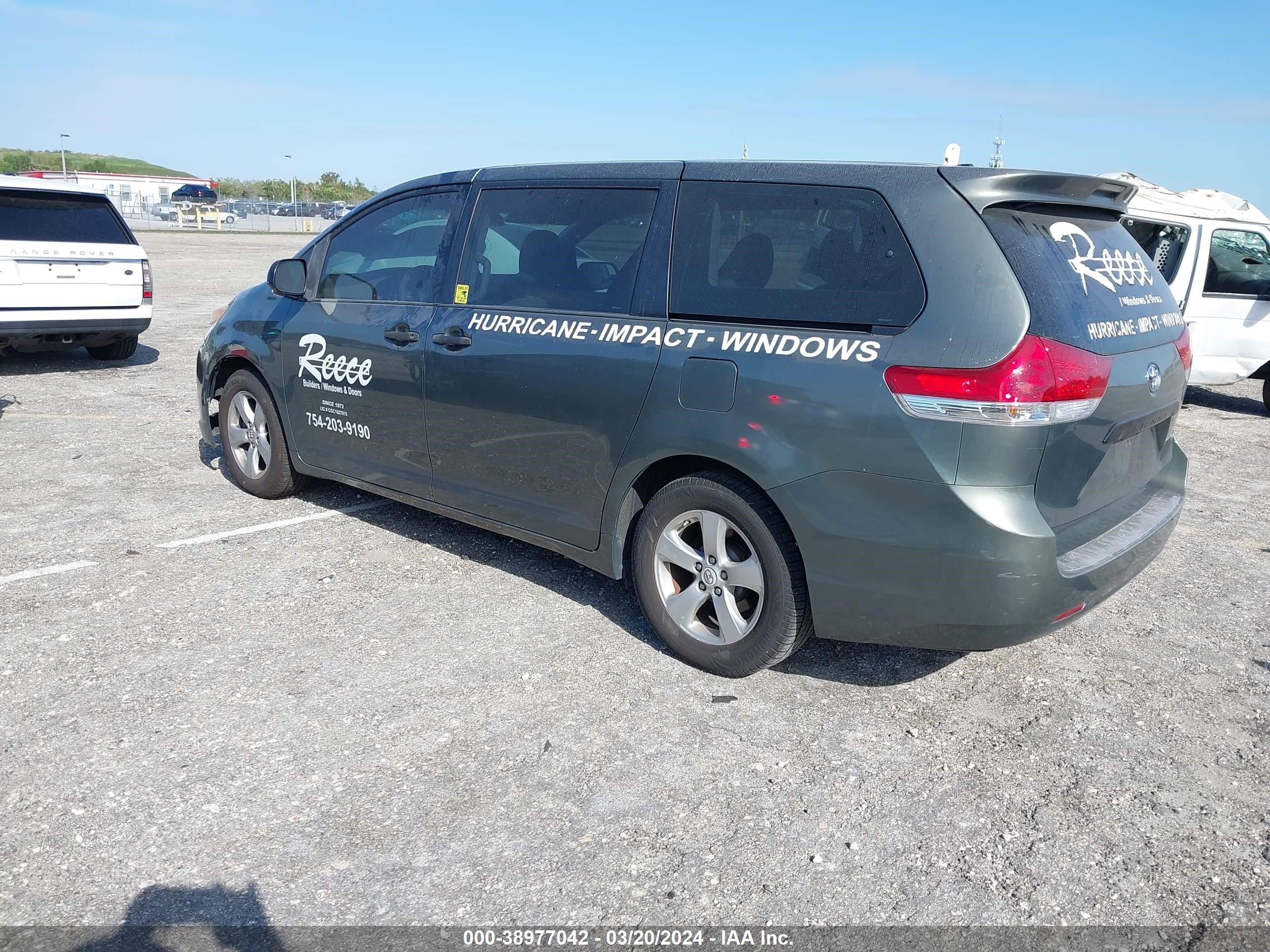 Photo 2 VIN: 5TDZK3DC4ES461598 - TOYOTA SIENNA 