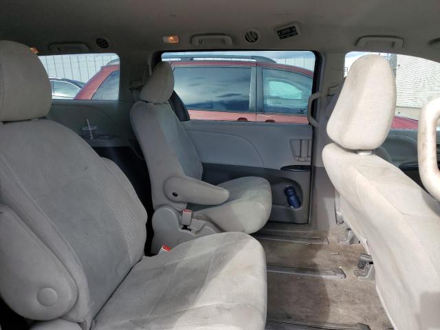 Photo 10 VIN: 5TDZK3DC4FS569656 - TOYOTA SIENNA 