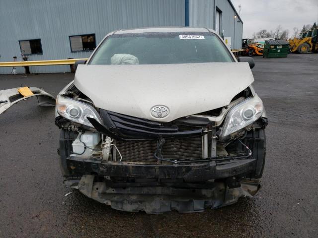 Photo 4 VIN: 5TDZK3DC4FS608200 - TOYOTA SIENNA 