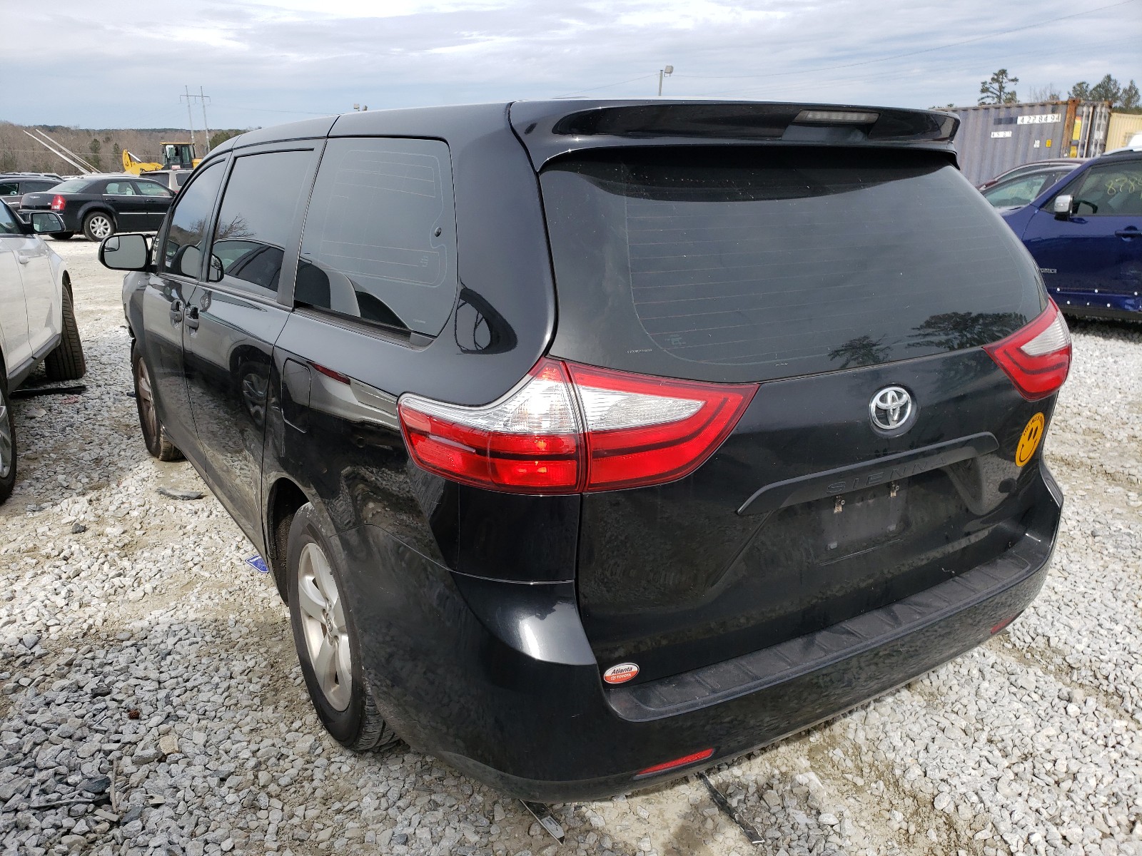 Photo 2 VIN: 5TDZK3DC4FS660913 - TOYOTA SIENNA 