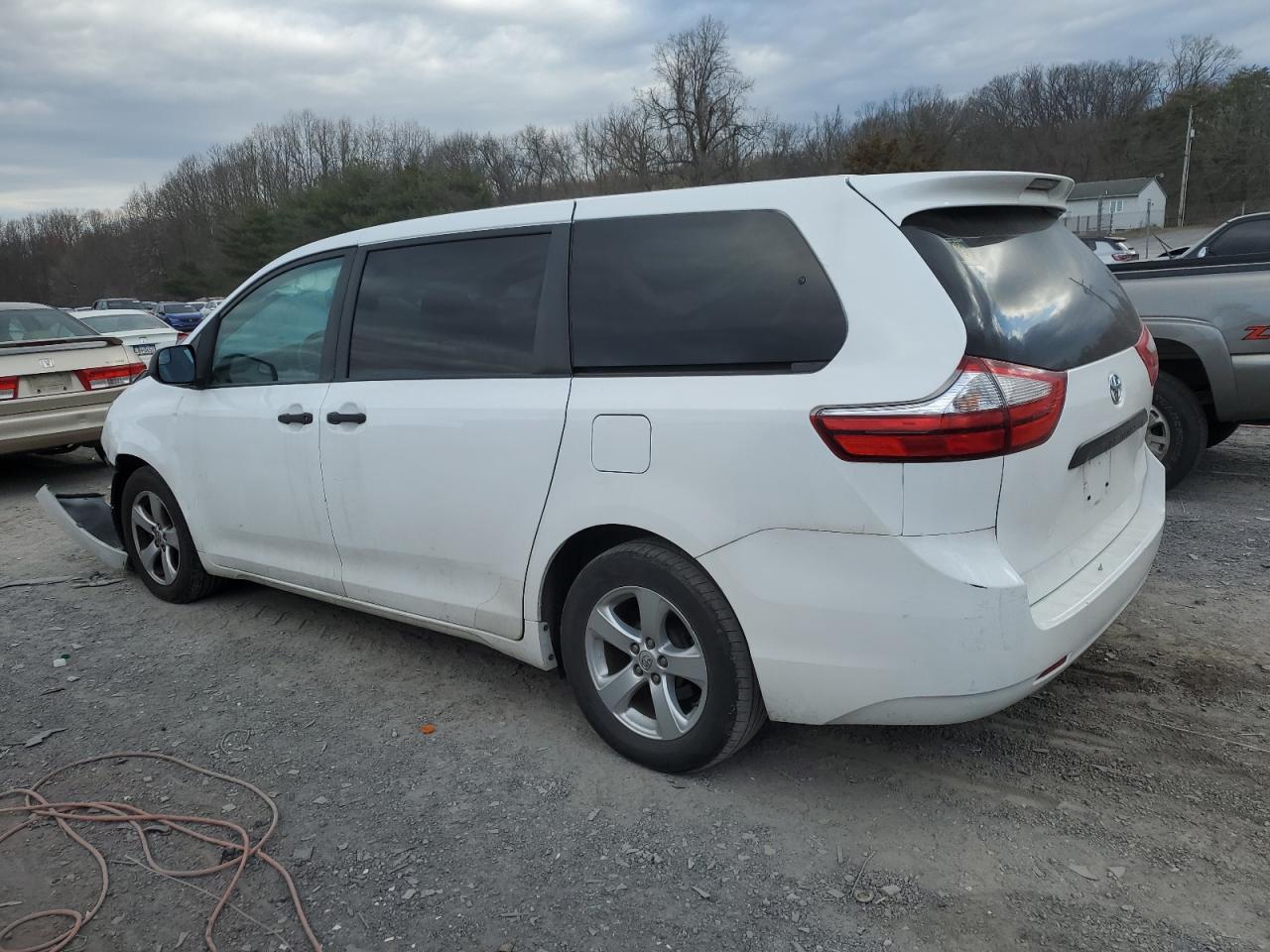 Photo 1 VIN: 5TDZK3DC4GS693105 - TOYOTA SIENNA 