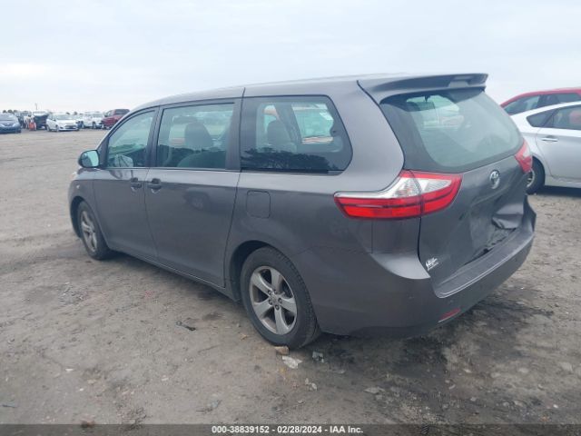 Photo 2 VIN: 5TDZK3DC4GS695923 - TOYOTA SIENNA 