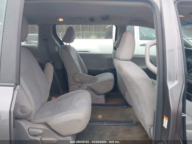 Photo 7 VIN: 5TDZK3DC4GS695923 - TOYOTA SIENNA 