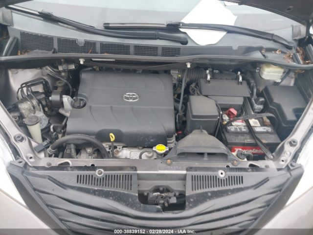 Photo 9 VIN: 5TDZK3DC4GS695923 - TOYOTA SIENNA 