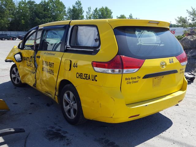 Photo 2 VIN: 5TDZK3DC5BS047774 - TOYOTA SIENNA 