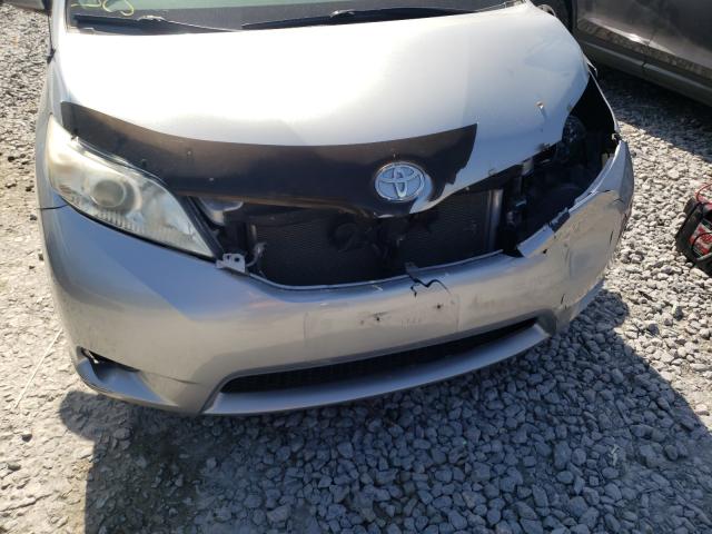 Photo 8 VIN: 5TDZK3DC5BS048004 - TOYOTA SIENNA 