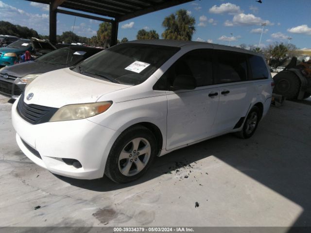 Photo 1 VIN: 5TDZK3DC5CS207637 - TOYOTA SIENNA 