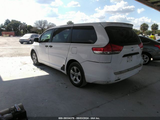 Photo 2 VIN: 5TDZK3DC5CS207637 - TOYOTA SIENNA 