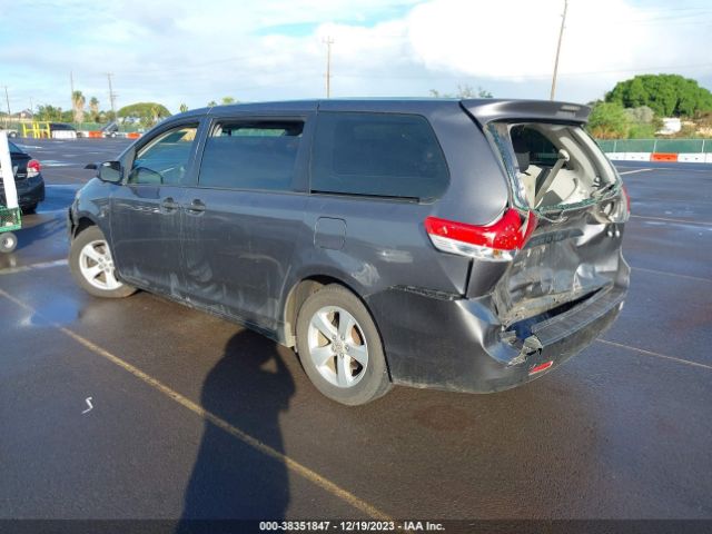 Photo 2 VIN: 5TDZK3DC5DS302118 - TOYOTA SIENNA 