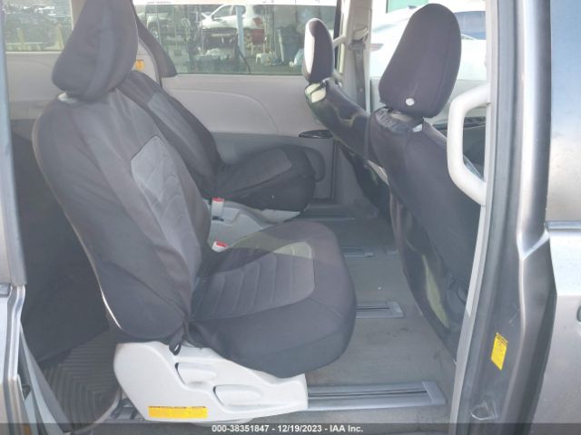 Photo 7 VIN: 5TDZK3DC5DS302118 - TOYOTA SIENNA 