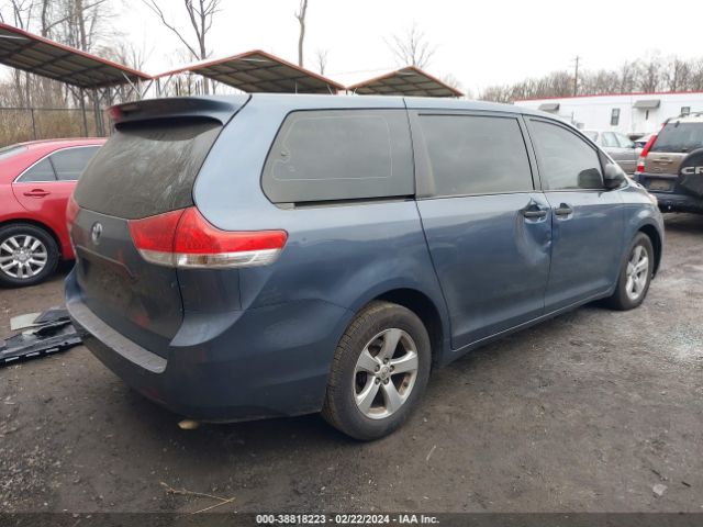 Photo 3 VIN: 5TDZK3DC5DS381273 - TOYOTA SIENNA 