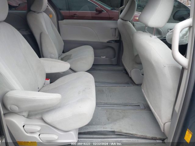 Photo 7 VIN: 5TDZK3DC5DS381273 - TOYOTA SIENNA 