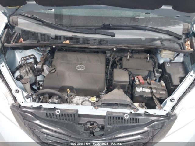 Photo 9 VIN: 5TDZK3DC5FS630173 - TOYOTA SIENNA 