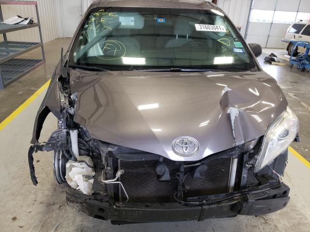 Photo 6 VIN: 5TDZK3DC5FS658393 - TOYOTA SIENNA 