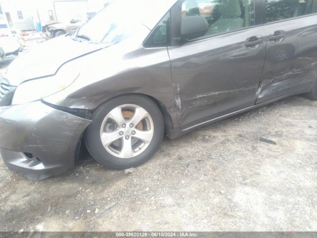 Photo 5 VIN: 5TDZK3DC5GS754526 - TOYOTA SIENNA 