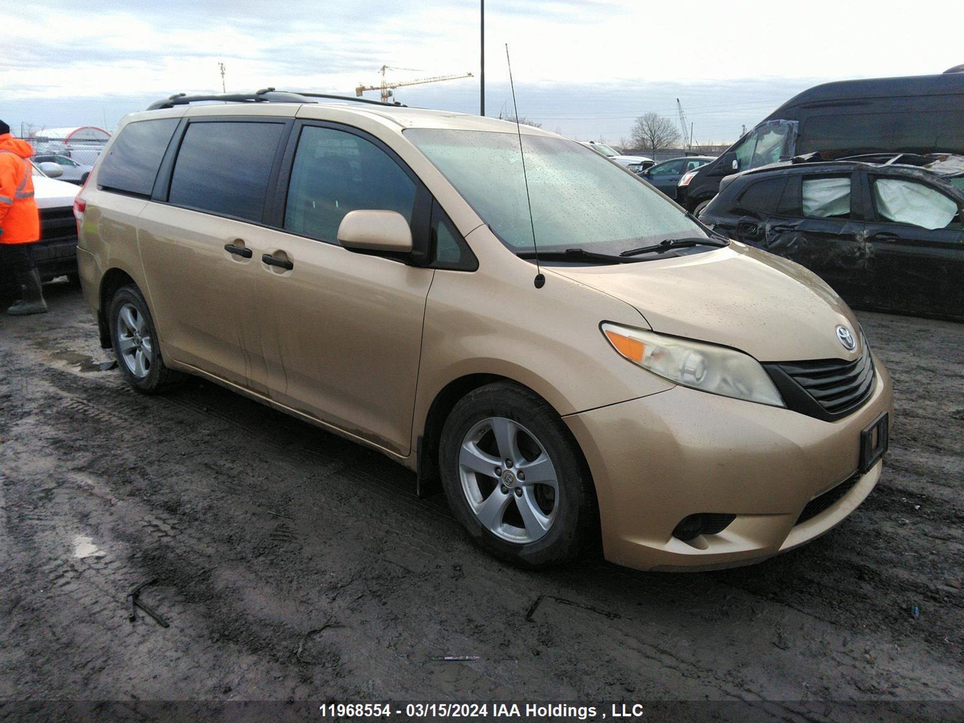 Photo 0 VIN: 5TDZK3DC6BS020163 - TOYOTA SIENNA 