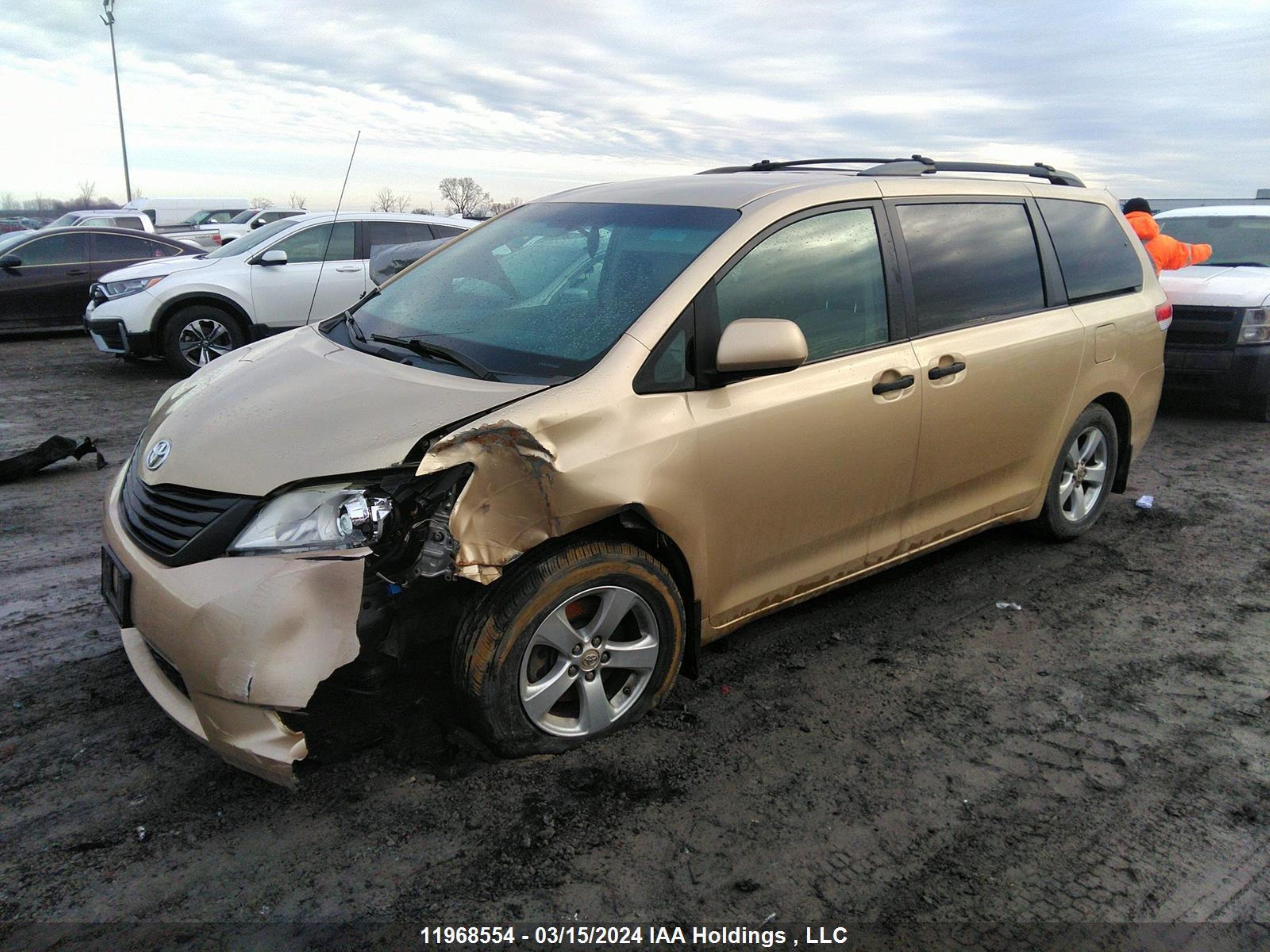 Photo 1 VIN: 5TDZK3DC6BS020163 - TOYOTA SIENNA 