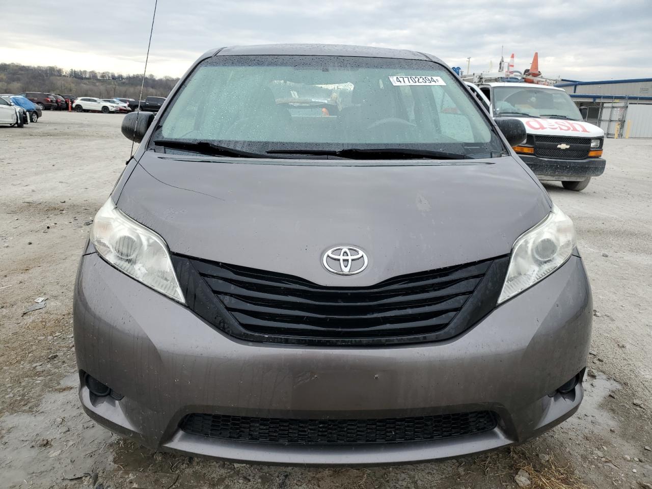 Photo 4 VIN: 5TDZK3DC6BS080556 - TOYOTA SIENNA 