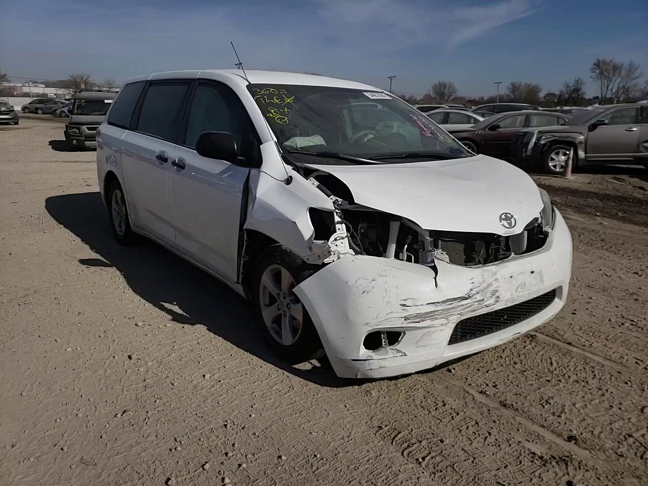 Photo 10 VIN: 5TDZK3DC6BS115225 - TOYOTA SIENNA 