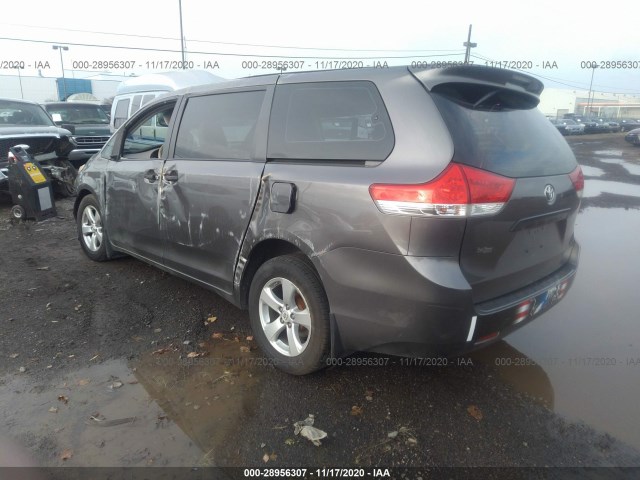 Photo 2 VIN: 5TDZK3DC6BS132090 - TOYOTA SIENNA 