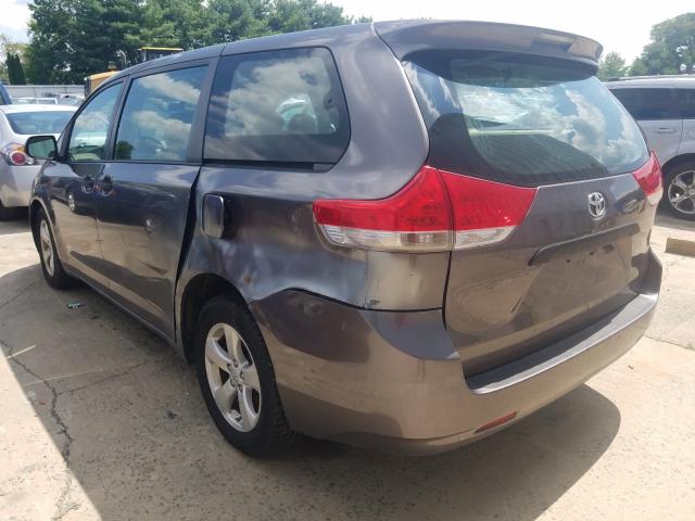 Photo 2 VIN: 5TDZK3DC6BS150816 - TOYOTA SIENNA 