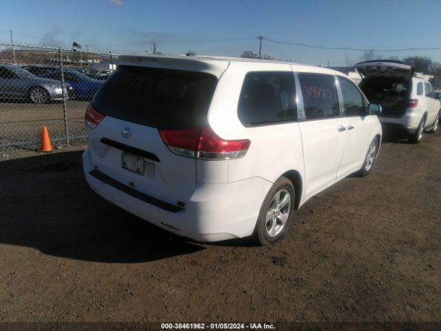 Photo 3 VIN: 5TDZK3DC6CS276451 - TOYOTA SIENNA 