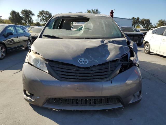 Photo 4 VIN: 5TDZK3DC6DS330512 - TOYOTA SIENNA 