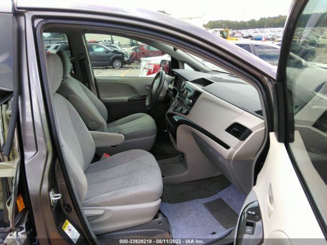 Photo 4 VIN: 5TDZK3DC6DS368824 - TOYOTA SIENNA 