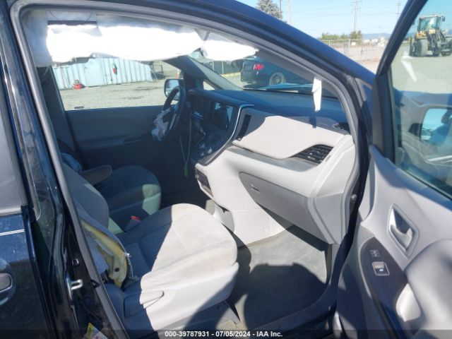 Photo 4 VIN: 5TDZK3DC6FS554978 - TOYOTA SIENNA 