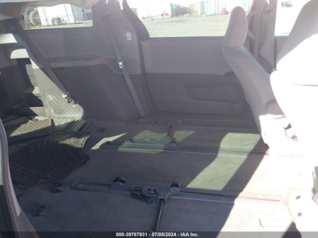 Photo 7 VIN: 5TDZK3DC6FS554978 - TOYOTA SIENNA 