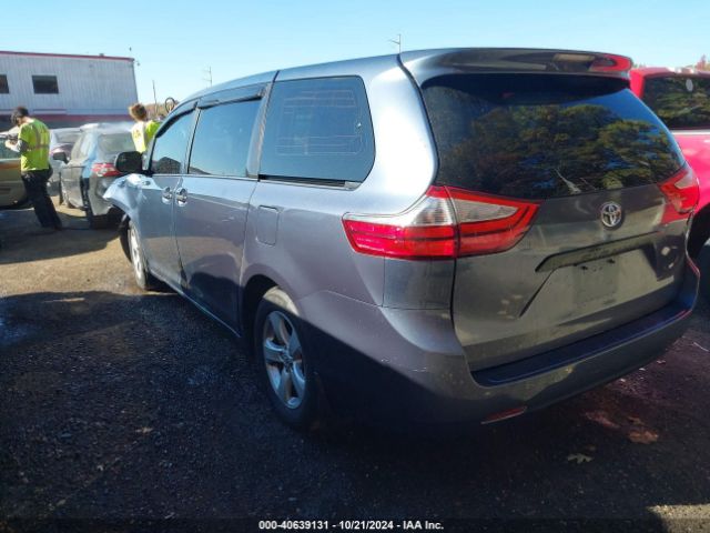 Photo 2 VIN: 5TDZK3DC6GS738089 - TOYOTA SIENNA 