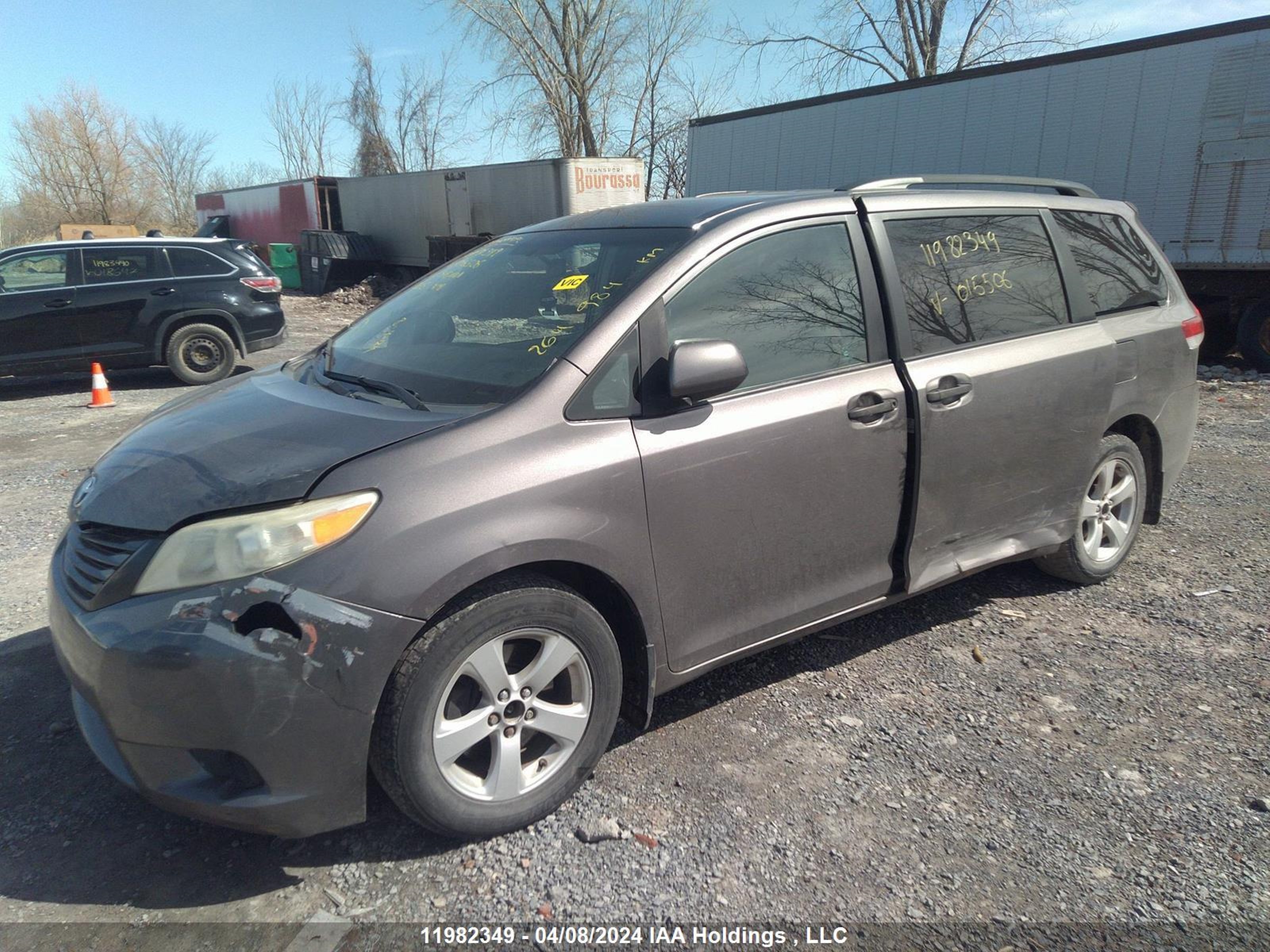 Photo 1 VIN: 5TDZK3DC7BS015506 - TOYOTA SIENNA 