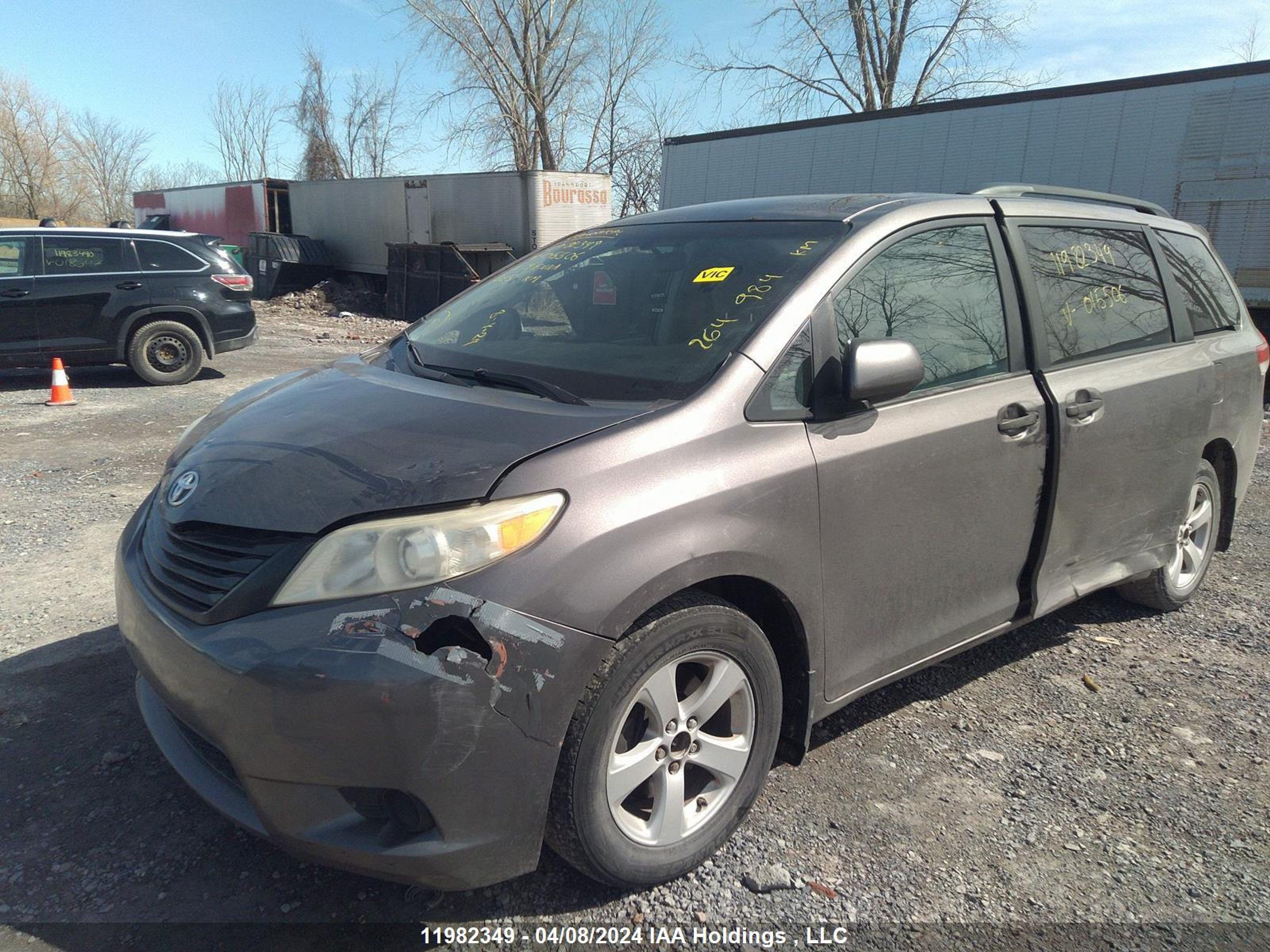 Photo 5 VIN: 5TDZK3DC7BS015506 - TOYOTA SIENNA 