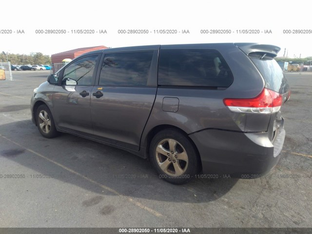 Photo 2 VIN: 5TDZK3DC7DS365625 - TOYOTA SIENNA 