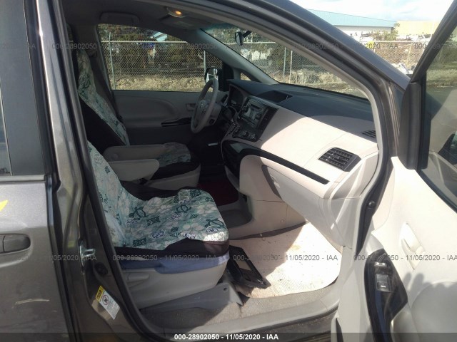 Photo 4 VIN: 5TDZK3DC7DS365625 - TOYOTA SIENNA 