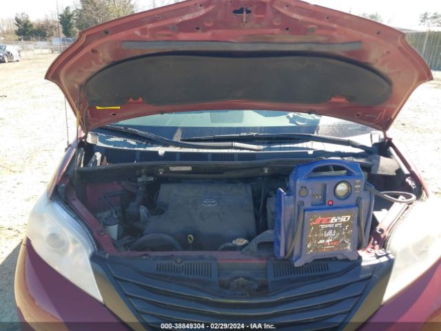 Photo 9 VIN: 5TDZK3DC7ES485300 - TOYOTA SIENNA 