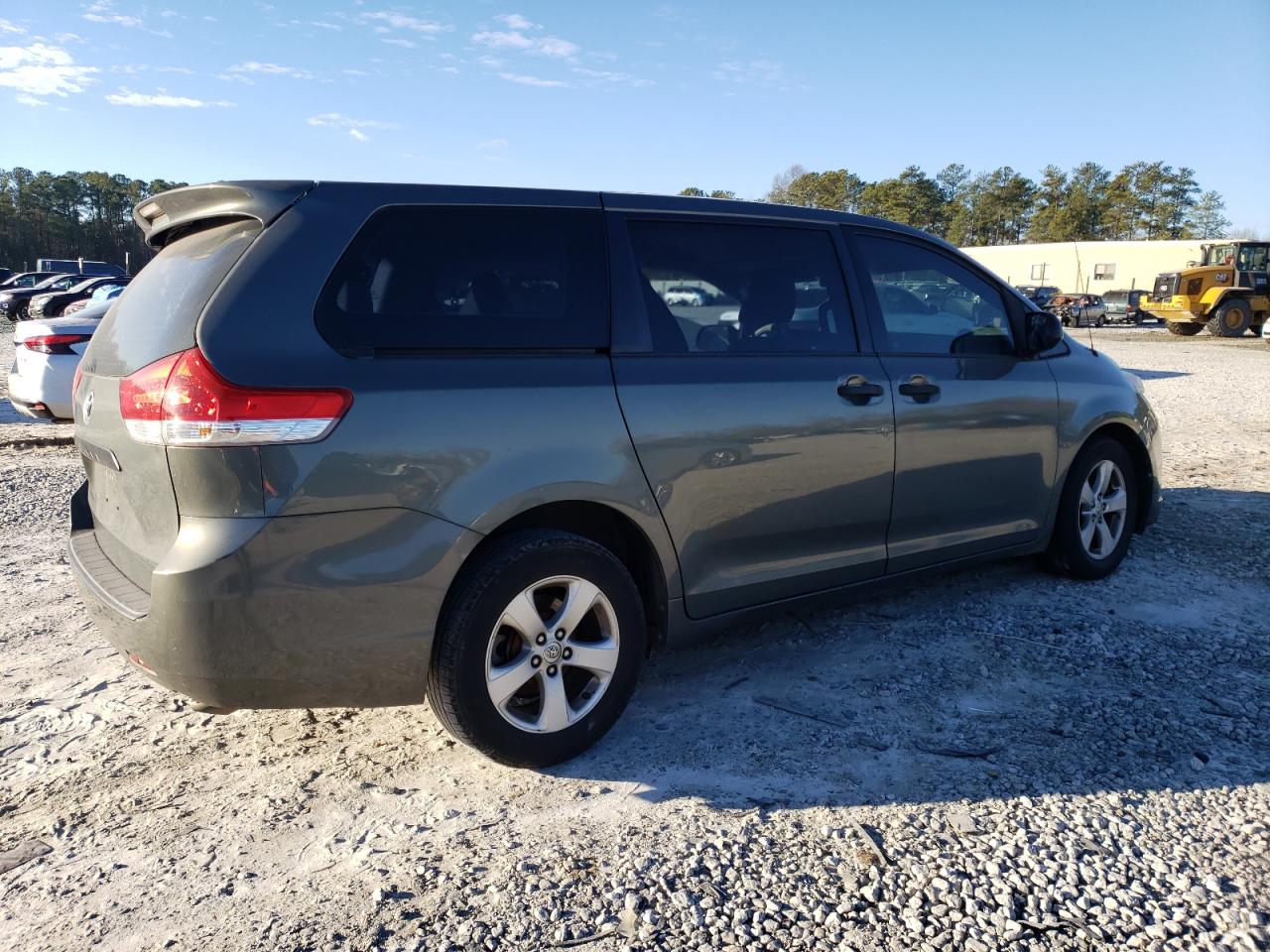 Photo 2 VIN: 5TDZK3DC7ES517372 - TOYOTA SIENNA 