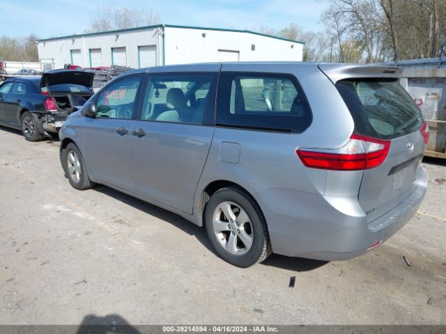 Photo 2 VIN: 5TDZK3DC7GS755452 - TOYOTA SIENNA 