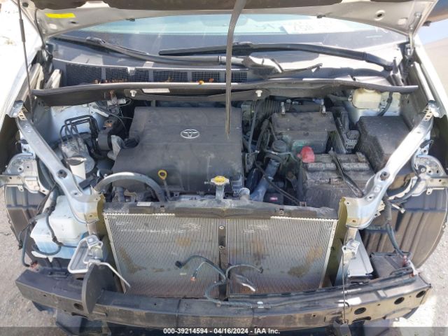 Photo 9 VIN: 5TDZK3DC7GS755452 - TOYOTA SIENNA 