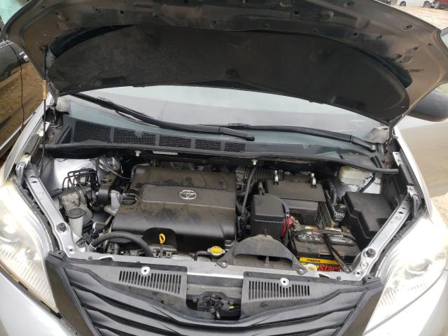 Photo 6 VIN: 5TDZK3DC8BS020911 - TOYOTA SIENNA 