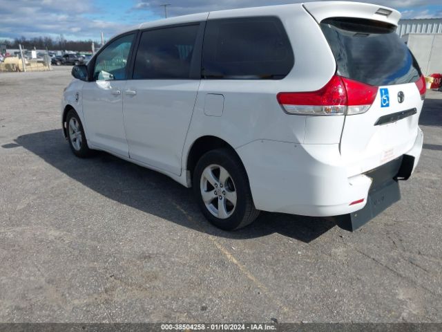 Photo 2 VIN: 5TDZK3DC8CS190414 - TOYOTA SIENNA 