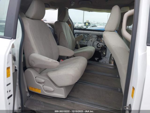 Photo 7 VIN: 5TDZK3DC8DS342497 - TOYOTA SIENNA 