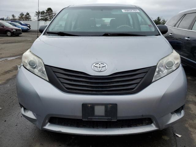 Photo 4 VIN: 5TDZK3DC8DS381770 - TOYOTA SIENNA 