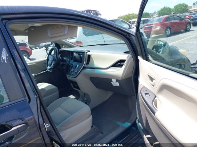 Photo 4 VIN: 5TDZK3DC8FS566324 - TOYOTA SIENNA 