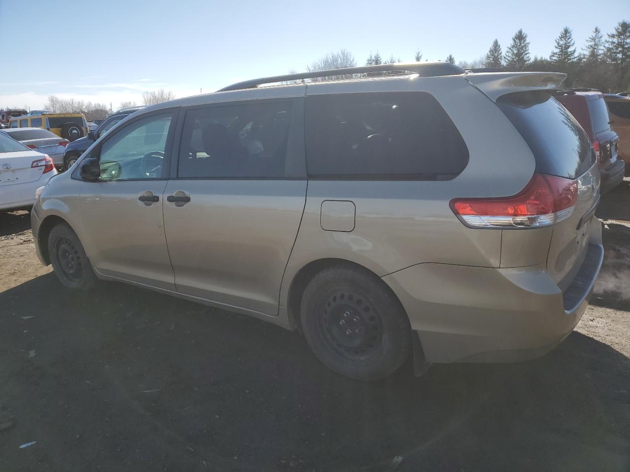 Photo 1 VIN: 5TDZK3DC9BS077358 - TOYOTA SIENNA 