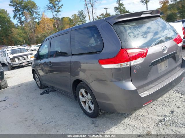 Photo 2 VIN: 5TDZK3DC9BS160353 - TOYOTA SIENNA 