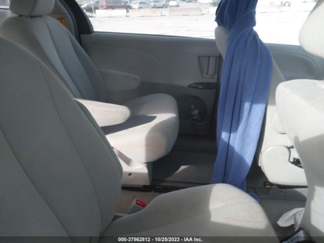 Photo 7 VIN: 5TDZK3DC9BS160353 - TOYOTA SIENNA 